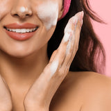 Mousse enrichie en prébiotiques et postbiotiques pour nettoyer et purifier en douceur la peau du visage, en respectant le film hydrolipidique de surface et en rééquilibrant la flore bactérienne. 