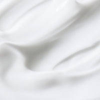 Lait démaquillant à l'aloe vera composé de : Aqua, Myristate d'isopropyle, Alcool cétéarylique, Stéarate de glycéryle, Acide stéarique, Glycérine, Jus de feuilles d'Aloe barbadensis, Extrait de feuilles de Malva sylvestris, Palmitate de cétyle, Propylrnrnr glycol, Ethylhexylglycérine, Caprylyl glycol, Phénoxyéthanol, Alcool benzylique, Carbomère, Parfum, Diacétate de glutamate tétrasodique , Acide déhydroacétique, Sorbate de potassium, Benzoate de sodium, Hexyl cinnamal, Linalol.