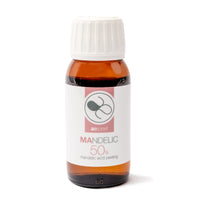 Peeling Mandélique à 50% est une formule avancée base d'acide mandélique et d'oligopeptide-4 conçue pour offrir à la peau une exfoliation profonde et douce.