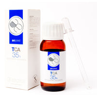 Peeling chimique mono à l'acide trichloracétique (TCA) à 35% offre une action exfoliante robuste, visant à atténuer les signes avancés du vieillissement cutané et à améliorer la texture de la peau.