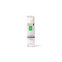 Le sérum décongestionnant grâce à la synergie entre un probiotique extrait de la levure, le calendula et les cellules souches de soja, exerce une action apaisante et anti-âge en rééquilibrant la flore bactérienne cutanée et en revitalisant les peaux ternes sujettes aux rougeurs.