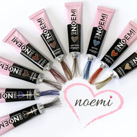 Teinture noemi hybride enrichi en nutriments, ce produit contribue à renforcer et à protéger les cils et les sourcils.